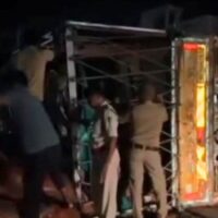 Barwani Accident: बड़वानी के सेंधवा में पलटा मिनी ट्रक, नीचे दबने से चार लोगों की मौत