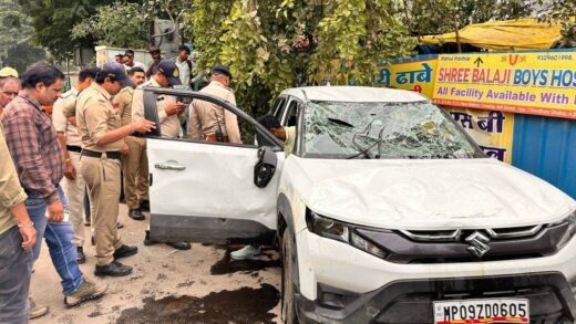 Hit and Run in Indore: कार ने बाइक सवार दंपती को मारी टक्कर… पति को एक किमी तक घसीटा