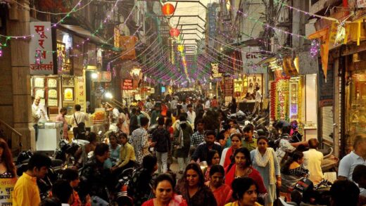 Indore Diwali Market: पुष्य नक्षत्र पर इंदौर में बिक गया 150 करोड़ से ज्यादा का सोना-चांदी, बाजारों में छाई रौनक