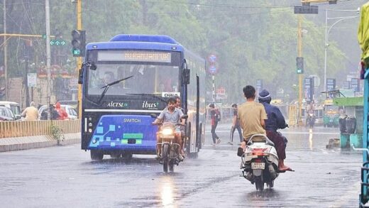 Weather: भीषण गर्मी के बाद एक घंटे तेज बारिश, दोपहर में बदला मौसम, तेज हुई ठंड