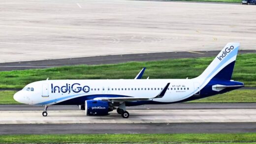 यात्रियों को फ्लाइट में दिए एक्सपायरी बिस्किट, मचा हड़कंप | Indigo Nagpur Indore Flight passengers given expired biscuits many people ate them created panic