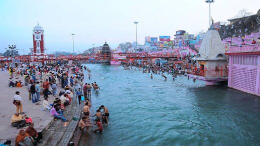 Ganga Jal Viral Video: गंगाजल को माइक्रोस्कोप के नीचे रखा तो मिला ये! देखें वायरल वीडियो