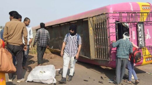 MP Bus Accident: मध्यप्रदेश के खरगोन में बस पलटी, 4 की मौत, 20 घायल