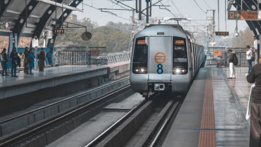 Whatsapp पर Delhi Metro का टिकट ऐसे करें बुक