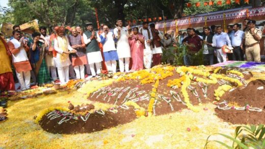 मुख्यमंत्री मोहन यादव ने की गोवर्धन पूजा, बोले- प्रकृति और पशुधन के प्रति कर्तव्यों की याद दिलाता है यह पर्व