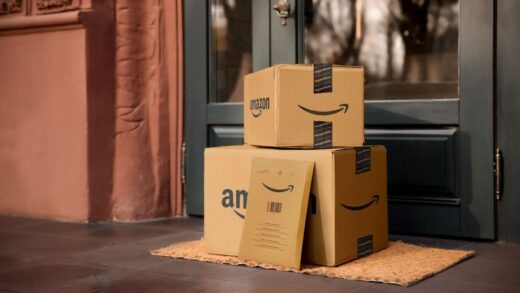 Blinkit, Zepto से मुकाबले के लिए Amazon कर रही 15 मिनट में ग्रॉसरी की डिलीवरी का ट्रायल