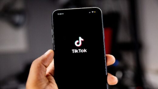 Tik Tok चुरा लेगा आपकी सभी निजी जानकारी, अगर गलती से फोन में किया ये काम