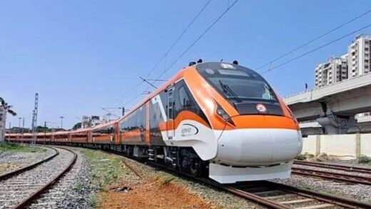 Vande Bharat Express: वंदे भारत एक्सप्रेस के सी-3 कोच की स्प्रिंग टूटी, चार घंटे देरी से हुई रवाना