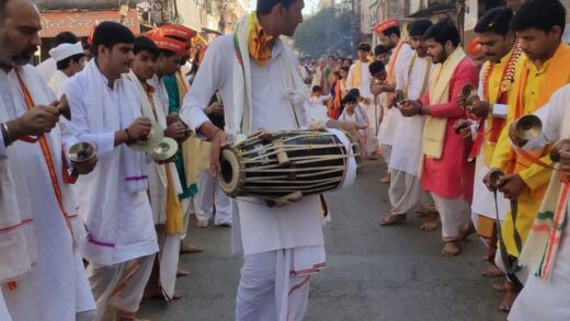 नाना महाराज संस्थान में श्री दत्त जयंती महोत्सव का समापन:  इंदौर की सड़कों पर सजी रंगोली, भजन-कीर्तन के साथ निकाली पालकी यात्रा – Indore News