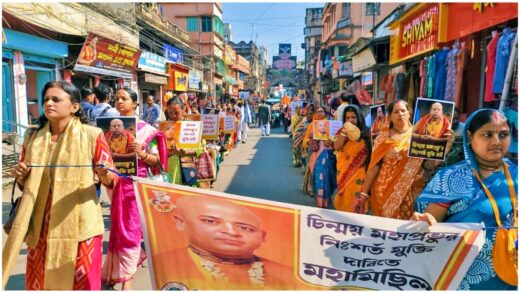 बांग्लादेश में हिंदुओं के खिलाफ अत्याचार जारी, तीन मंदिरों में की गई तोड़फोड़ – India TV Hindi