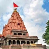 महाकाल मंदिर में दर्शन के नाम पर धोखाधड़ी के मामले में मंदिर प्रशासक गणेश धाकड़ को हटाया गया