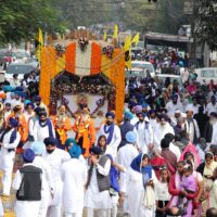 वाह-वाह गोबिंद सिंघ आपे गुर चेला, जो बोले सो निहाल के जयघोष गूंजा विशाल नगर कीर्तन | Patrika News