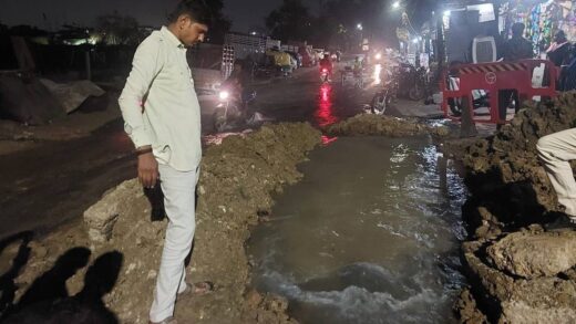 …देखते ही दिखते निकला फव्वारा, लोग हैरान, एक किलोमीटर तक पानी ही पानी संजोग नगर में बुधवार शाम की है यह घटना | Patrika News