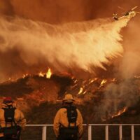 Los Angeles Fire: लंका की तरह जल रहा लॉस एंजिल्स, मौतों का आंकड़ा पहुंचा 16 – India TV Hindi