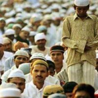 Muslim Population: दुनिया में तेजी से बढ़ रही मुसलमानों की आबादी… 2025 में इतनी हो जाएगी संख्या, पढ़ें हिंदुओ-ईसाइयों का हिसाब