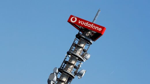 Vodafone ने रचा इतिहास, साधारण स्मार्टफोन से कर डाली दुनिया की पहली ‘स्पेस वीडियो कॉल’!