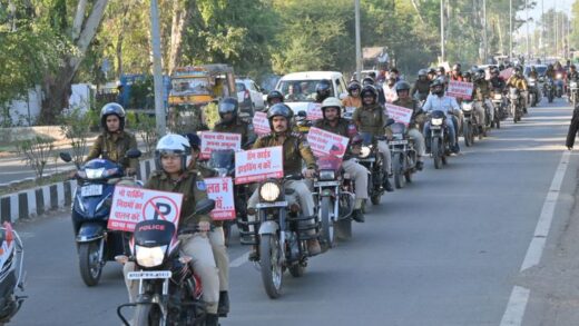 रायसेन में सांची रोड से निकली बाइक रैली:  100 पुलिसकर्मी शामिल हुए, हेलमेट पहनने और यातायात नियमों का पालन करने का संदेश दिया – Raisen News