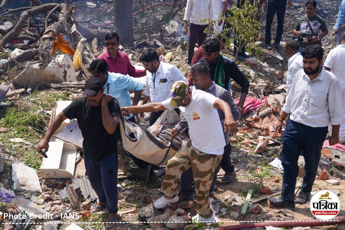 Ahmedabad Plane Crash: हादसे से खेल जगत स्तब्ध, हरभजन, रोहित, इरफान, सानिया का आया रिएक्शन..