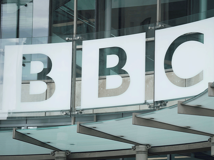 BBC बोला- गाजा स्टोरी हटाने का व्हाइट-हाउस का दावा गलत:  ट्रम्प की प्रेस सेक्रेटरी का आरोप – हमास की बात को सच मानता है चैनल