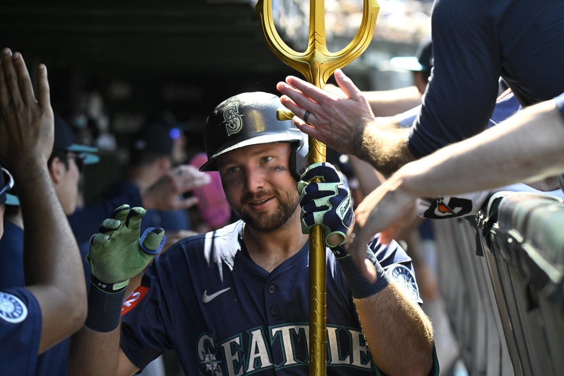 Deadspin | MLB roundup: Cal Raleigh’s 2 homers power M’s past Cubs