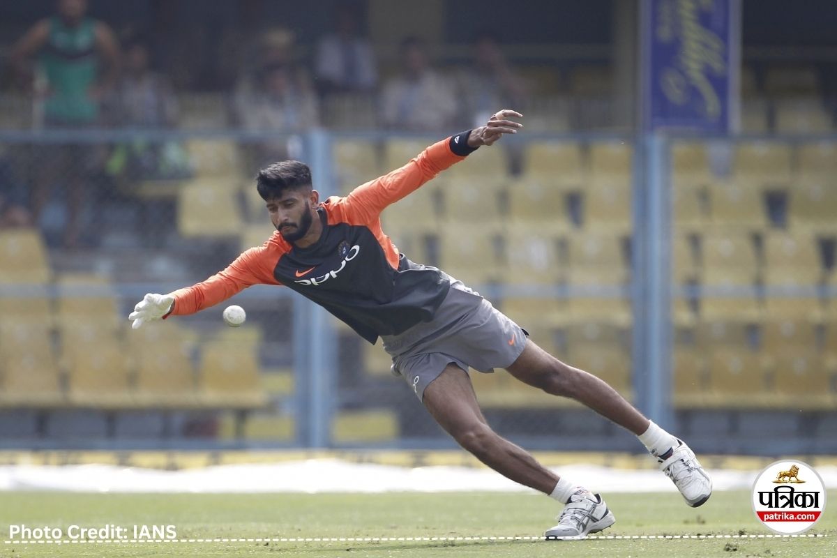 Eng Lions vs India A: इंग्लैंड में भारतीय गेंदबाज का कमाल, चार विकेट झटक अंग्रेजों को किया ‘बेहाल’