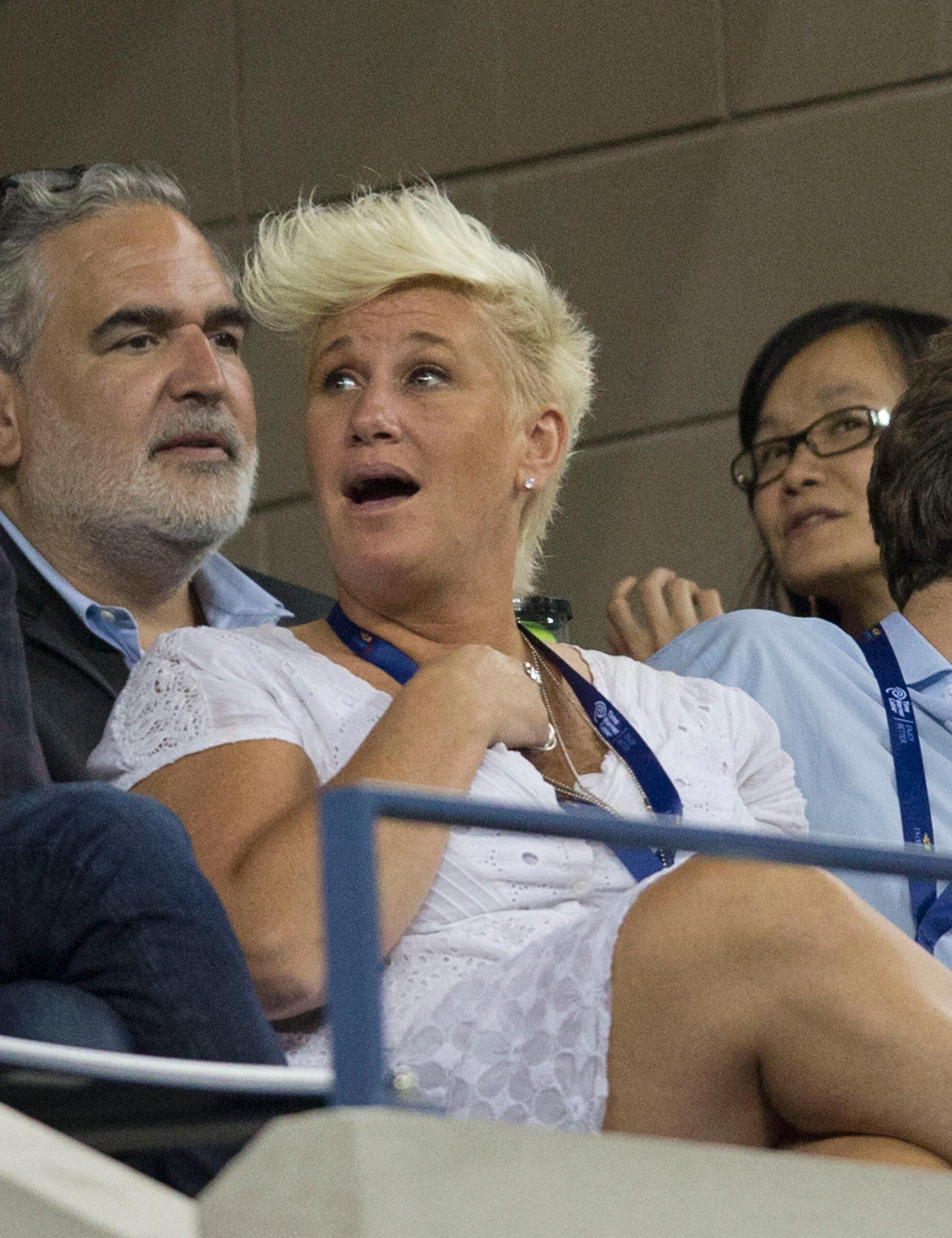 Fans Lament How Food Network's Anne Burrell Looked 'Healthy' and 'Vivacious' in Final Selfie