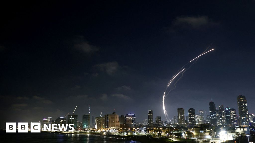 Israel-Iran: ‘A long night of attacks, with fears of more to come’