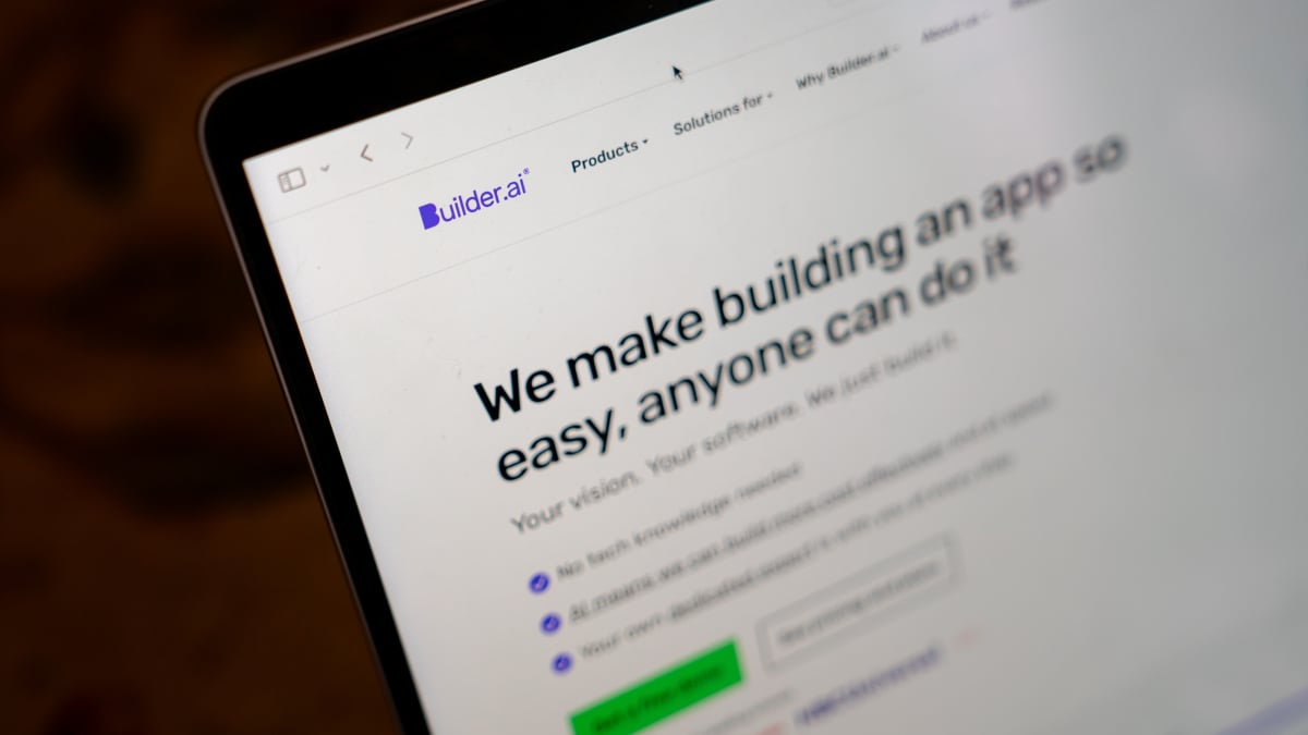 Microsoft-backed AI startup chatbots revealed to be human employees