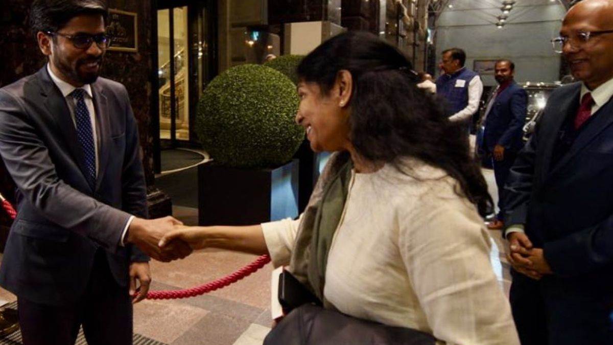 Operation Sindoor Delegation: ऑपरेशन सिंदूर डेलिगेशन का प्लेन उतरने ही वाला था कि एयरपोर्ट पर हुआ ड्रोन अटैक… किसकी थी यह हरकत