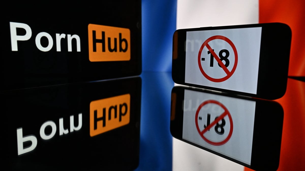 Pornhub stops operating in France