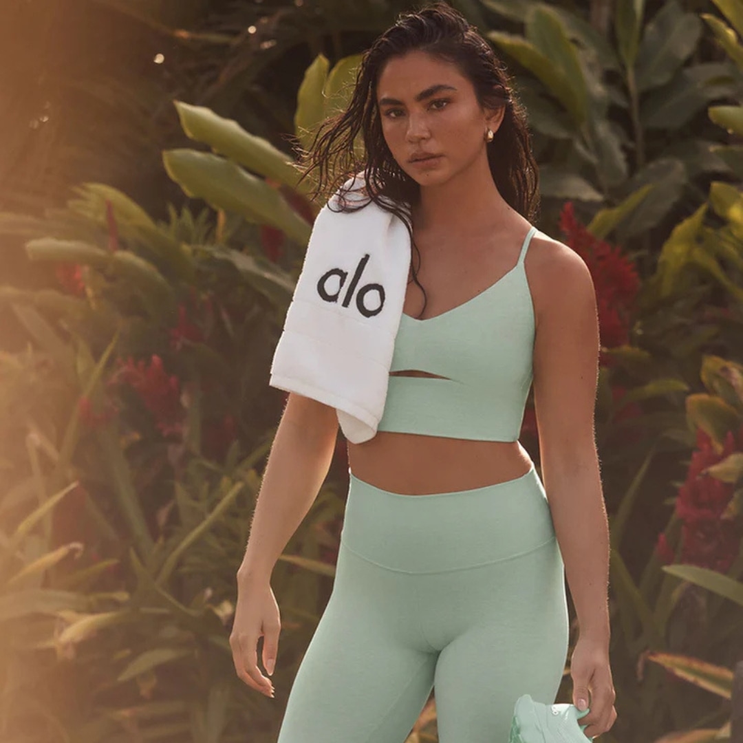 Psst! Alo Yoga Quietly Put Airlift Leggings on Sale, Starting at 