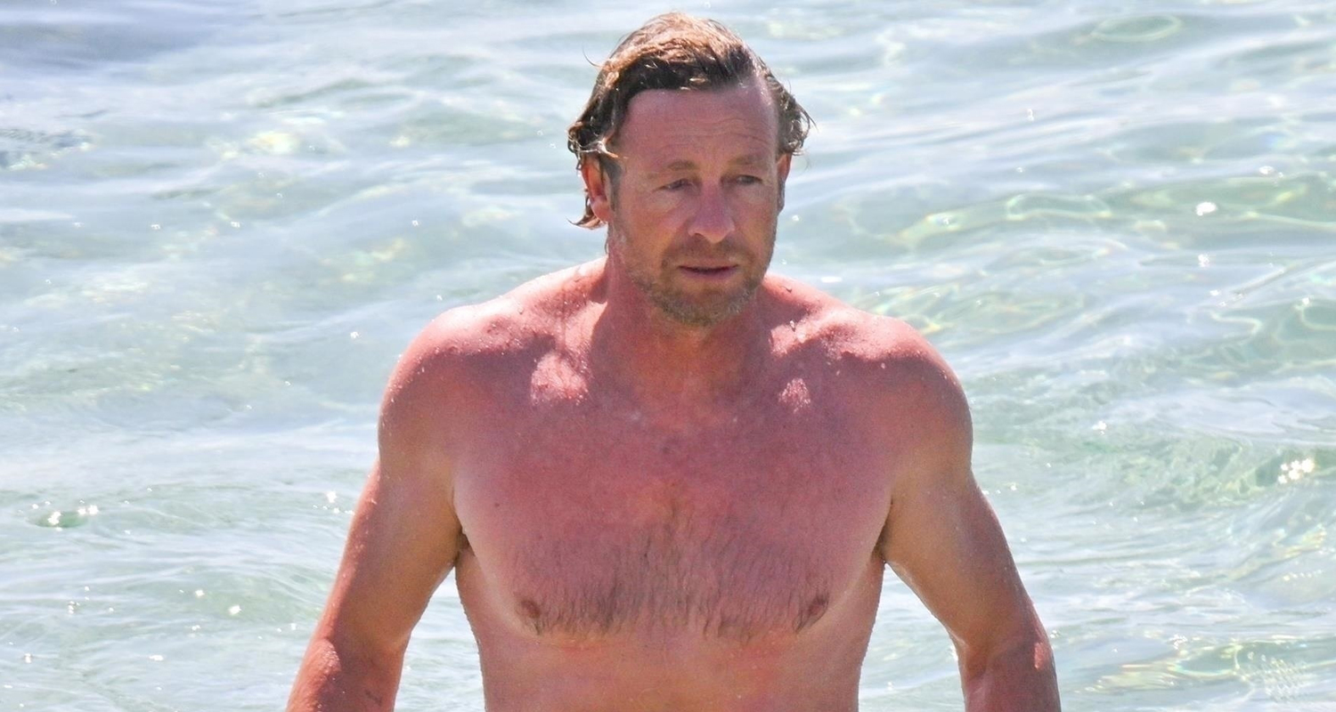 Simon Baker Goes for Dip in the Sea on Vacation in Italy