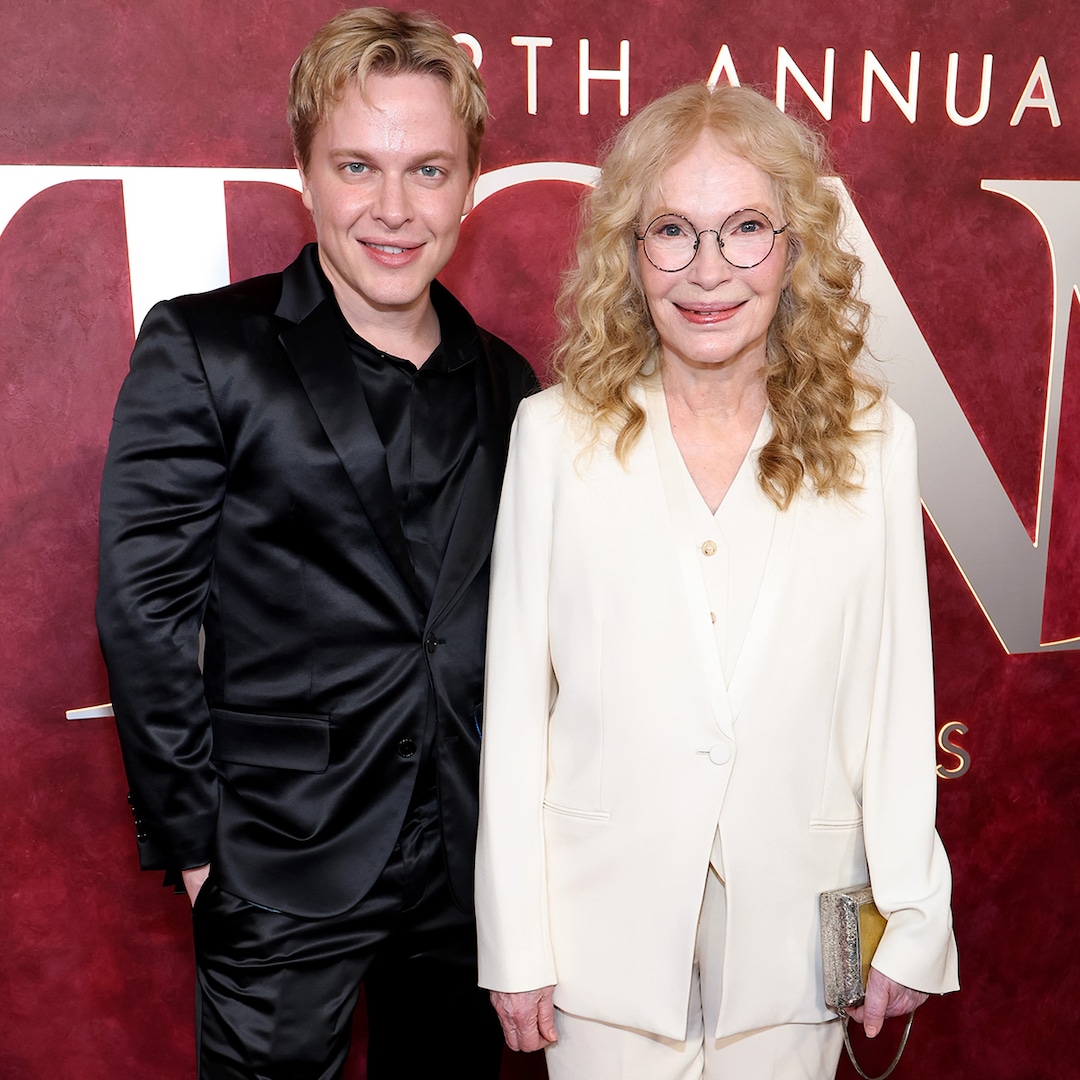Tonys 2025: Mia Farrow and Ronan Farrow Have a Rare Mother-Son Outing