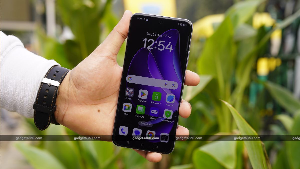 Top Smartphones Under Rs 50,000: Motorola, Google, Realme, Oppo के 5 टॉप स्मार्टफोन!