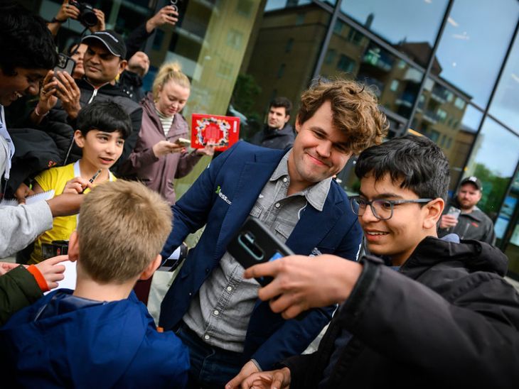 गुकेश नॉर्वे चेस टूर्नामेंट में तीसरे नंबर पर रहे:वर्ल्ड नंबर-1 कार्लसन ने खिताब जीता; विमेंस में अन्ना मुजीचुक टॉप पर रहीं