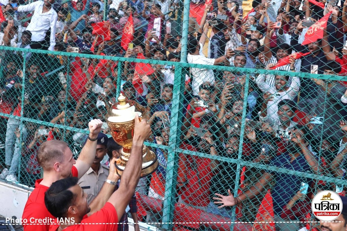 चिन्नास्वामी भगदड़ में 11 लोगों की मौत पर रॉयल चैलेंजर्स बेंगलुरु का आया बड़ा बयान, कहा- दुर्भाग्यपूर्ण ….