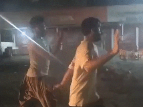 पाकिस्तान में कराची की जेल से 216 कैदी भागे:  भूकंप के बाद अफरातफरी में मेन गेट से फरार; 80 से ज्यादा दोबारा पकड़े गए