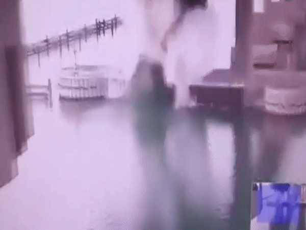 यूक्रेन का दावा-रूस और क्रीमिया को जोड़ने वाला ब्रिज उड़ाया:  1100KG विस्फोट का इस्तेमाल किया; ब्रिज पर 3 साल में तीसरी बार हमला