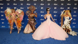  ‘RuPaul’s Drag Race’ Season 17 Top 6 Queens Celebrate the ‘Splashiest Season in Herstory’ | Exclusive Photos