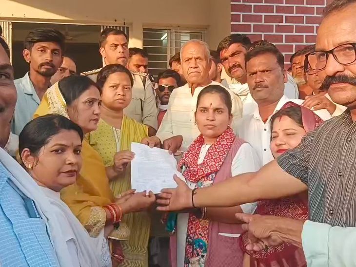 गाडरवारा में NTPC के डंपरों से हादसे, ट्रैफिक जाम लगता:  ज्ञापन सौंपकर कार्रवाई की मांग, कांग्रेस ने कहा- दुर्घटना के मृतकों को मदद मिले – Narsinghpur News