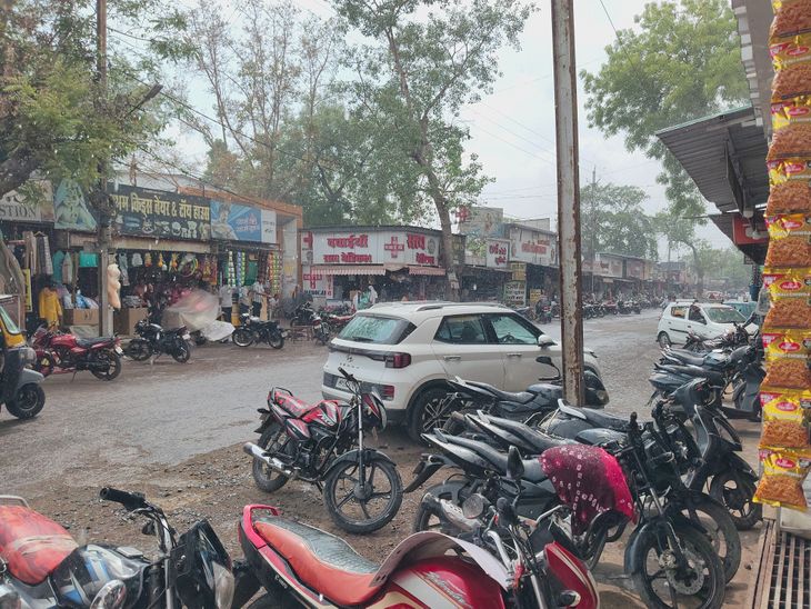 नर्मदापुरम में बदला मौसम का मिजाज:  दोपहर में कुछ देर बारिश के बाद खिली धूप, गर्मी से मिली राहत – narmadapuram (hoshangabad) News