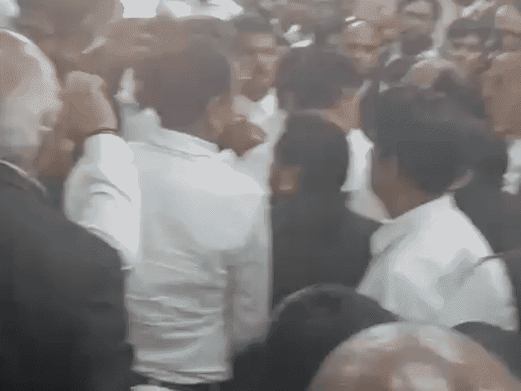 भोपाल कोर्ट में वकीलों के दो गुटों के बीच विवाद:  आम सभा के दौरान झूमाझटकी; पुलिस के हस्तक्षेप के बाद मामला शांत हुआ – Bhopal News