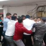 महू के करीब बेरछा के जंगल में छात्रा के साथ गैंगरेप की वारदात के आरोपियों को कोर्ट में वकीलों ने पीटा