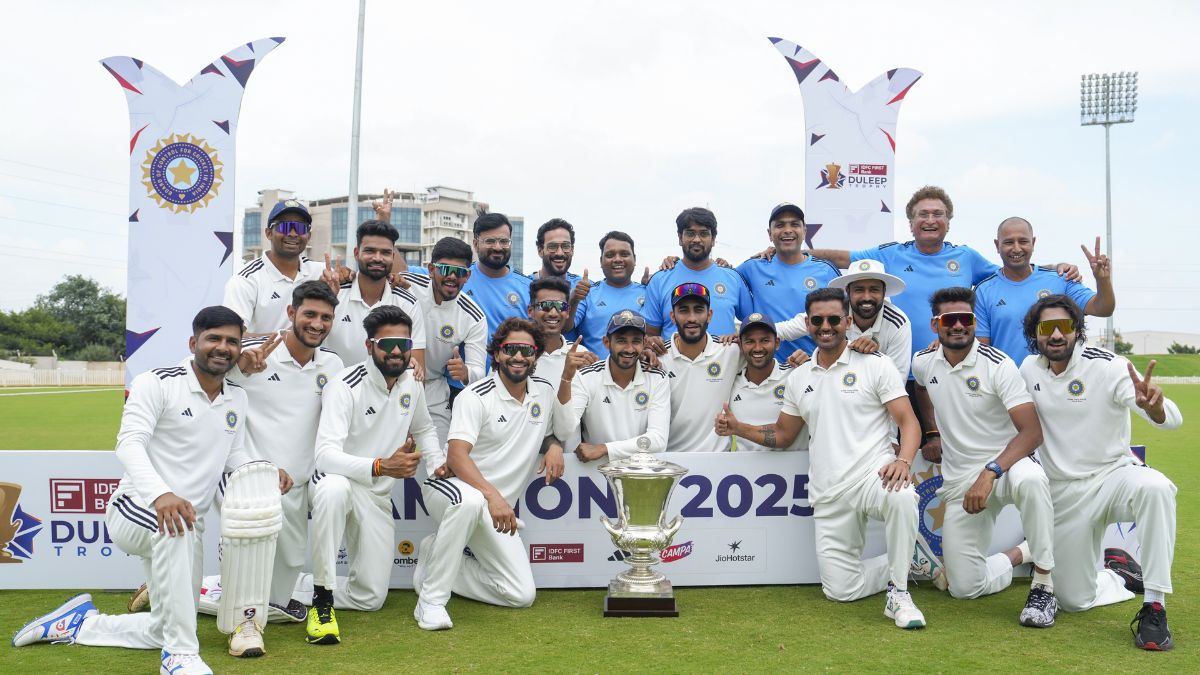 BCCI ने डोमेस्टिक सीजन के शेड्यूल का किया ऐलान, दलीप ट्रॉफी से होगी शुरुआत, खेले जाएंगे 1700+ मुकाबले BCCI ने डोमेस्टिक सीजन के शेड्यूल का किया ऐलान, दलीप ट्रॉफी से होगी शुरुआत, खेले जाएंगे 1700+ मुकाबले