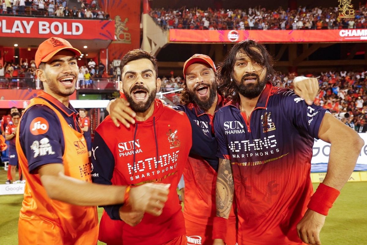 RCB Playoffs Qualification Scenario: 8 मैच जीतने के बावजूद GT को प्लेऑफ्स में एंट्री नहीं, लेकिन इतनी जीत के बाद RCB का टिकट पक्का, जानें कैसे