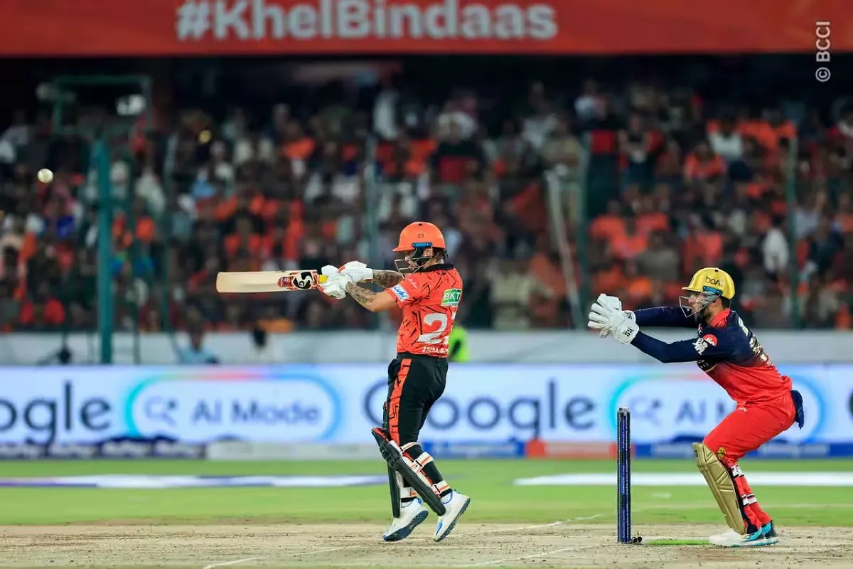 SRH vs RCB: सनराइजर्स हैदराबाद ने आरसीबी को दिया 256 रनों का विशाल लक्ष्य, ईशान और क्लासेन ने जड़े तूफानी अर्धशतक