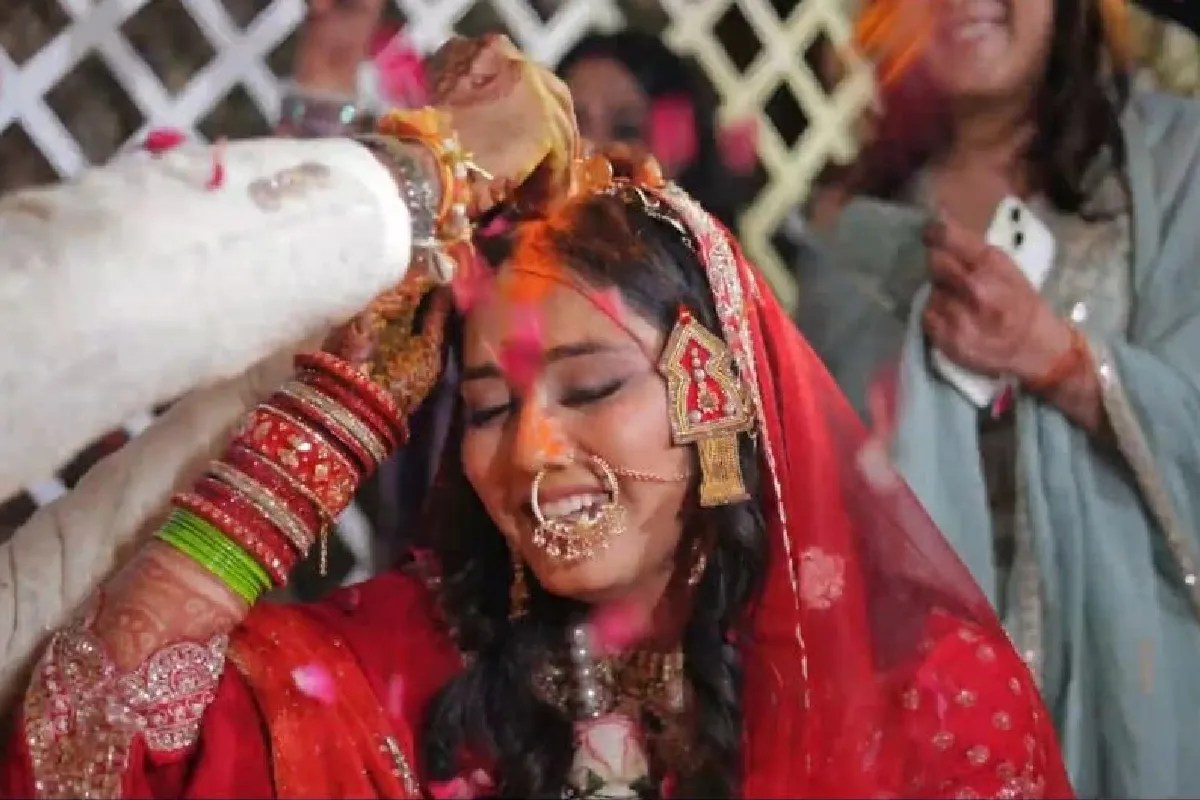 Twisha Sharma Case: आज भी खड़ा है ट्वीशा की शादी का मंडप, बगीचे में गड़ा मिला मड़वा | Twisha Sharma Case Wedding Mandap Still Stands In Samarth Singh Garden Twisha Sharma Case: आज भी खड़ा है ट्वीशा की शादी का मंडप, बगीचे में गड़ा मिला मड़वा | Twisha Sharma Case Wedding Mandap Still Stands In Samarth Singh Garden