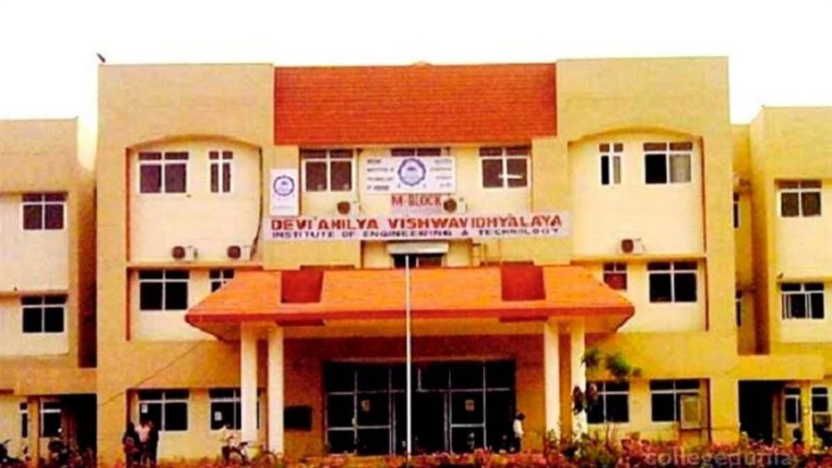 इंदौर: आईईटी के होस्टल में गांजा पार्टी करने वाले तीन छात्रों को एक-एक सेमेस्टर के लिए किया बाहर