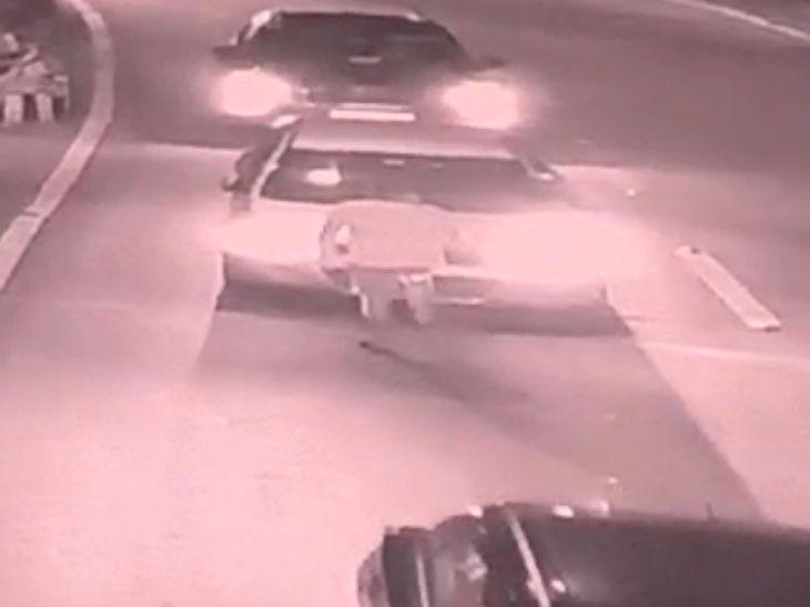 ग्वालियर में समिति अध्यक्ष पर हमला: कार रोककर मारपीट, CCTV में कैद हुई वारदात – Gwalior News ग्वालियर में समिति अध्यक्ष पर हमला: कार रोककर मारपीट, CCTV में कैद हुई वारदात – Gwalior News