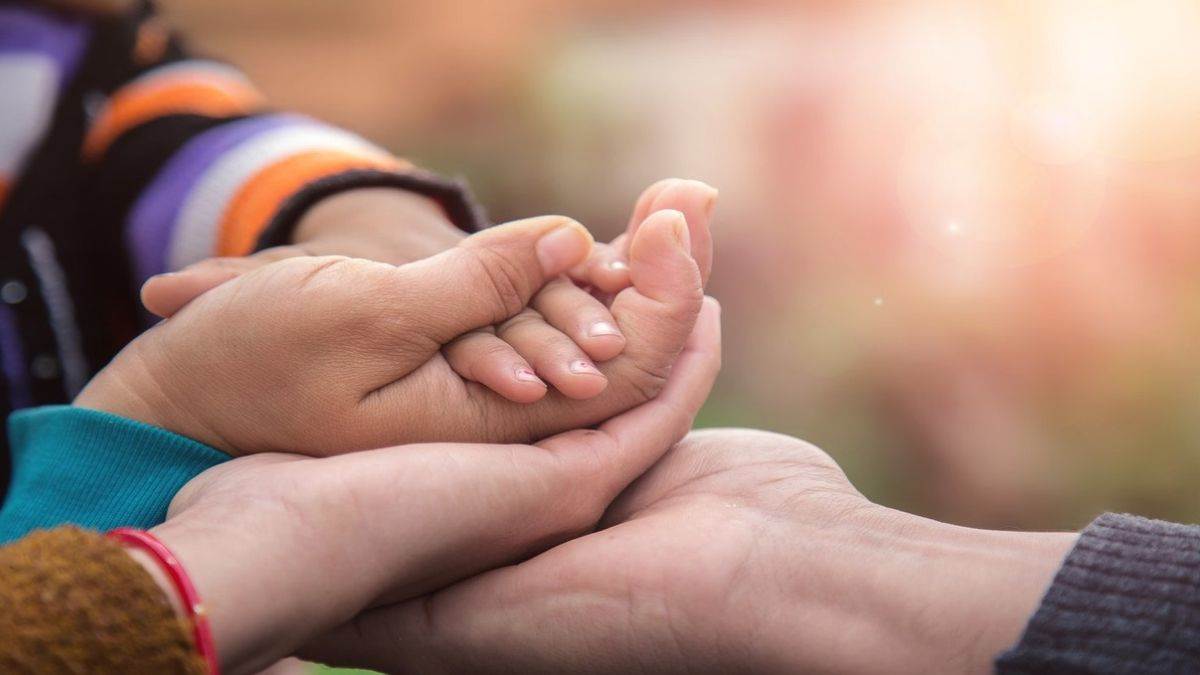 ग्वालियर से दुबई जाएगी खुशियां: कारोबारी दंपती लेंगे पौने छह साल की बच्ची को गोद